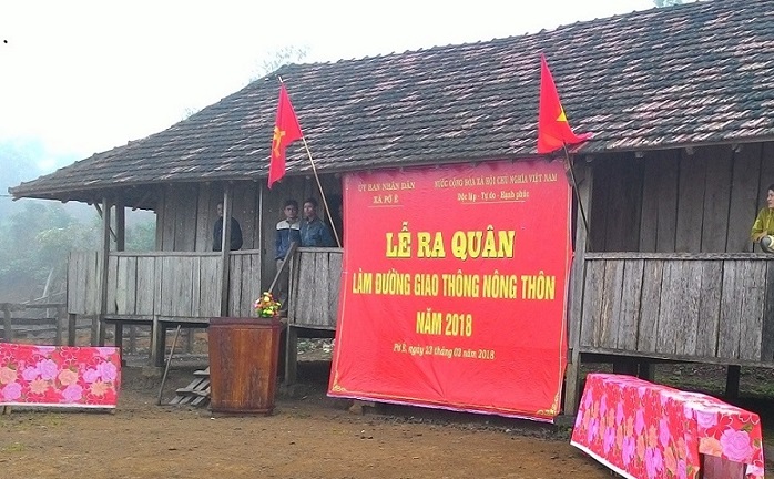 Tham dự lễ ra quân xây dựng nông thôn mới tại xã Pờ Ê, huyện Kon Plong